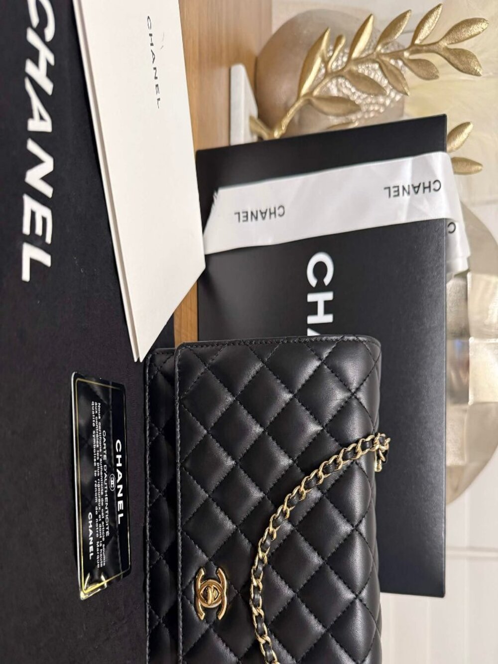 Chanel Fantasy Pearl Flap Bag in Black Lambskin, LGHW - Picture 2 of 11